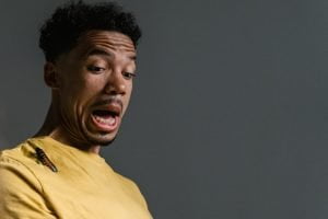 Cara Mengusir Kecoa di Lemari Pakaian