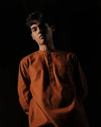 LARUSSO Khair Collection - Kemeja Koko Kurta Pria Polos Lengan Panjang - Terracota