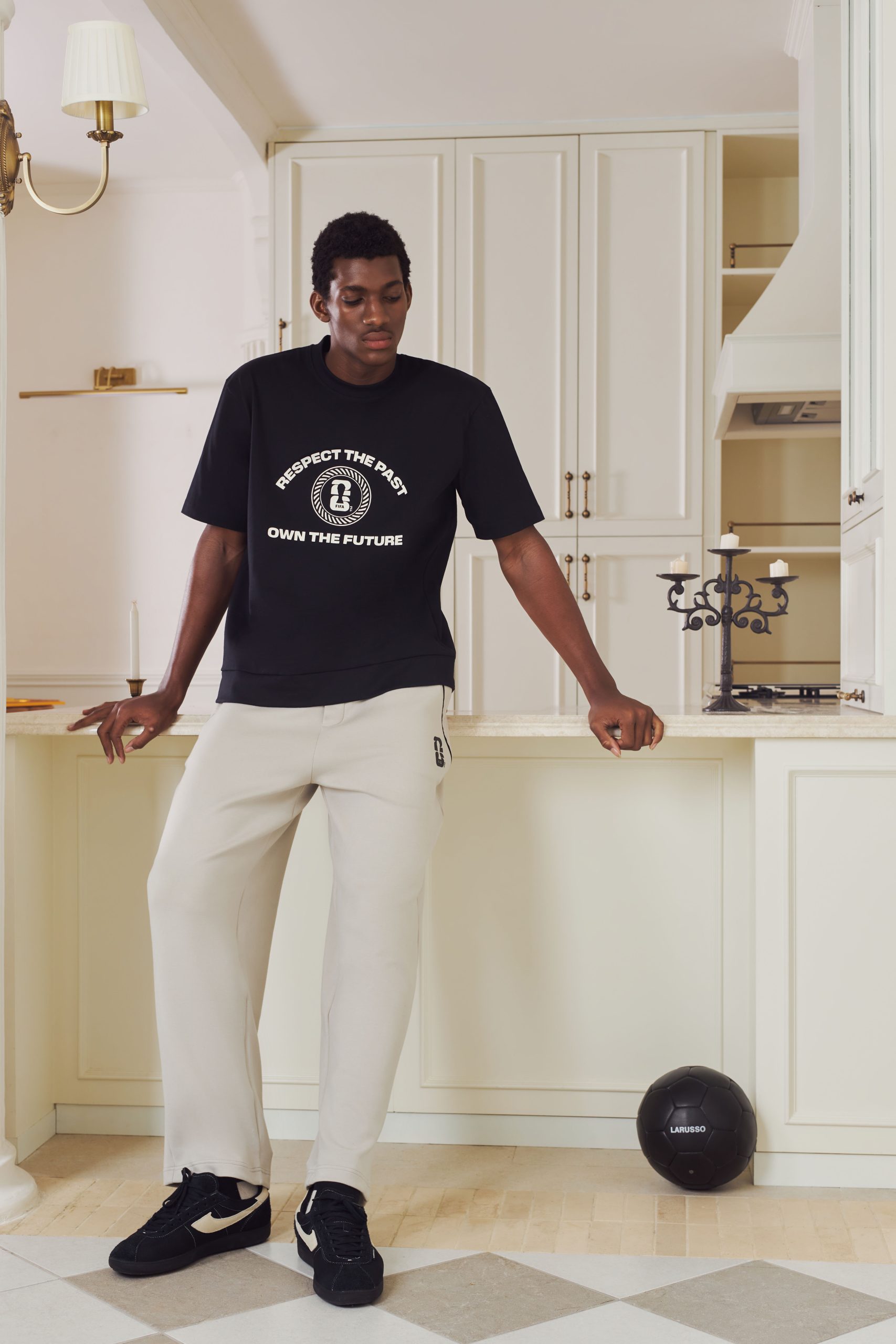 LARUSSO FIFA Collection - Kaos Grafis Boxy Premium Bola Offical World Cup 2026 - Jet Black - Image 4